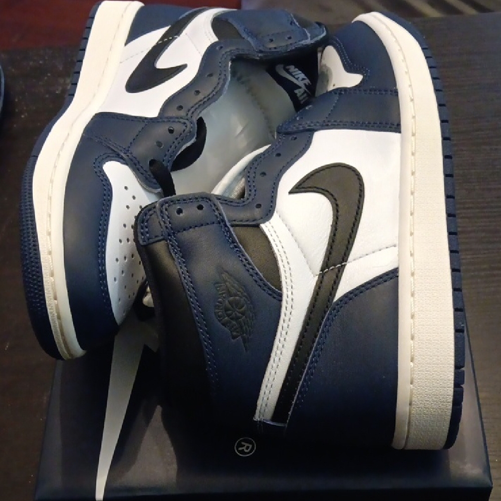 Jordan 1 Retro High OG "Midnight Navy" M6.5/W8 NEW W/OG BOX - Picture 8 of 9